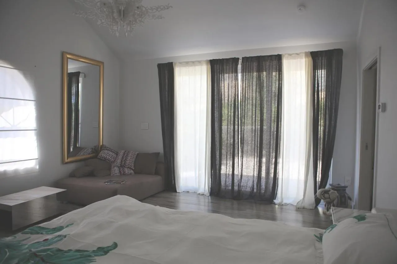 Conch Pointe Villa West Bay Cayman Islands
